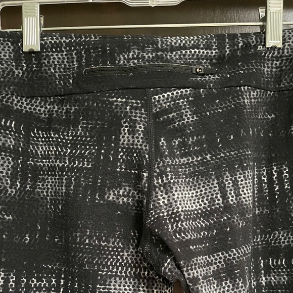 Nike Dri-Fit Workout Leggings with Ankle Zipper - Picture 2 of 6